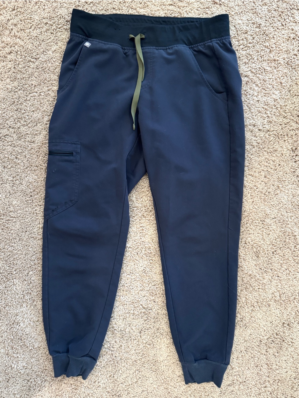 Figs Women's Small Petite Quiet Navy Zamora Joggers with Olive Drawstring
